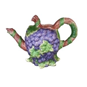 edge water Ceramic grape design small  pitcher